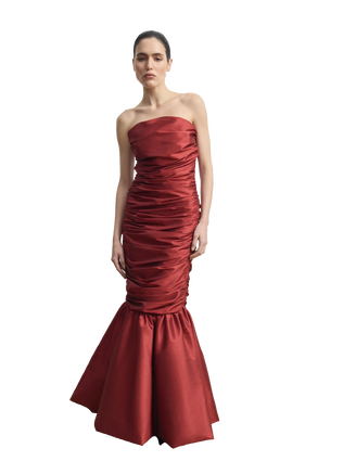 В чем встречать Новый год 2026? 26 самых модных платьев — и все от российских брендов. Выбор BURO. (фото 33)