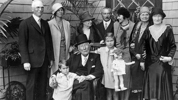 От финансовых интриг и выгодных браков до теорий заговора: история богатейших семей мира (фото 81)