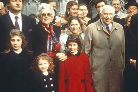 От финансовых интриг и выгодных браков до теорий заговора: история богатейших семей мира (фото 37)