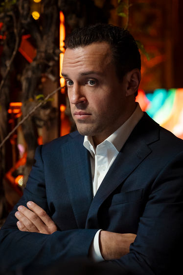 От финансовых интриг и выгодных браков до теорий заговора: история богатейших семей мира (фото 45)