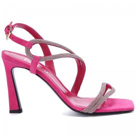 В чем встречать Новый год — 2026? 26 самых модных пар обуви. Выбор BURO. (фото 11)