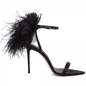 В чем встречать Новый год — 2026? 26 самых модных пар обуви. Выбор BURO. (фото 4)