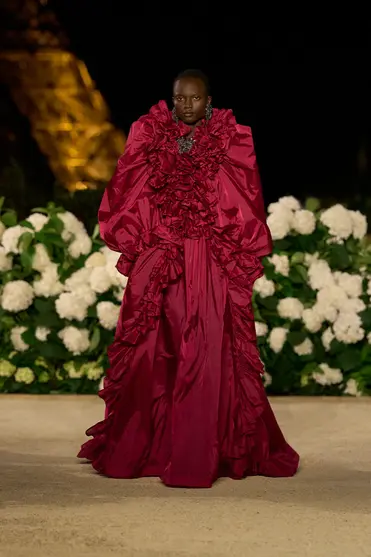 Лучшие коллекции 2025 года. Выбор фэшн-журналистов, авторов тг-каналов и друзей BURO. (фото 24)