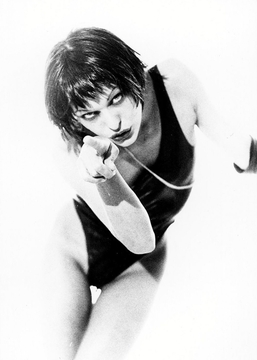 Милле Йовович — 50! 10 фотосессий с ее участием. Выбор BURO. (фото 2)