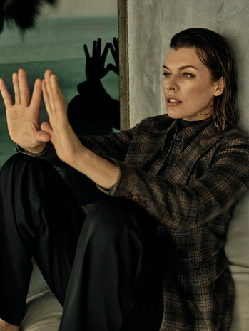 Милле Йовович — 50! 10 фотосессий с ее участием. Выбор BURO. (фото 41)