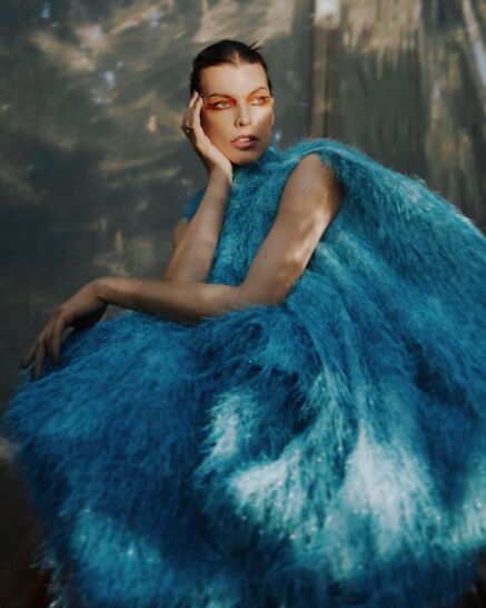 Милле Йовович — 50! 10 фотосессий с ее участием. Выбор BURO. (фото 42)