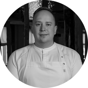 Эклеры с икрой и апельсиновый кекс: рецепты для новогоднего стола от шеф-поваров (фото 28)