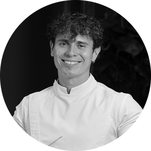 Эклеры с икрой и апельсиновый кекс: рецепты для новогоднего стола от шеф-поваров (фото 18)