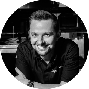 Эклеры с икрой и апельсиновый кекс: рецепты для новогоднего стола от шеф-поваров (фото 39)