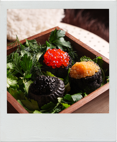 Эклеры с икрой и апельсиновый кекс: рецепты для новогоднего стола от шеф-поваров (фото 33)