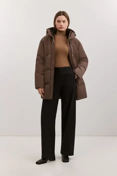 Северное сияние, горы и старинные улочки: куда поехать на Новый год и что надеть (фото 34)