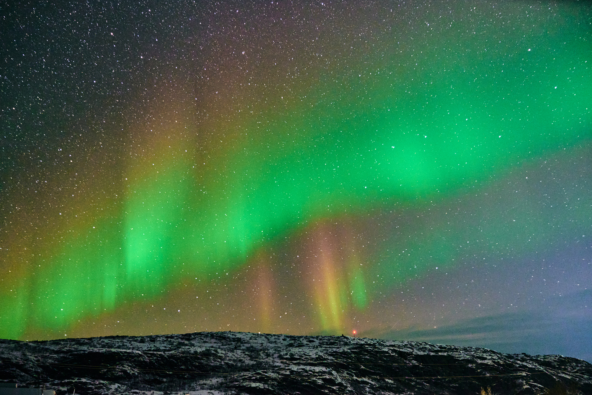 Северное сияние, горы и старинные улочки: куда поехать на Новый год и что надеть (фото 1)