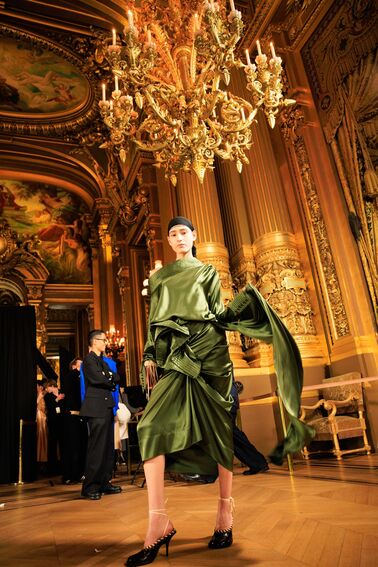 Не только красный. В каком цвете встречать Новый год — 2026? (фото 29)