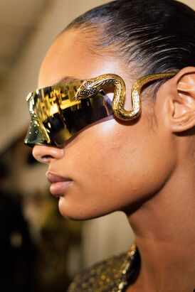 Не только красный. В каком цвете встречать Новый год — 2026? (фото 70)