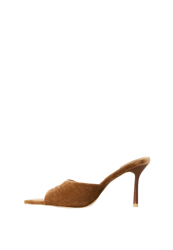 Не только красный. В каком цвете встречать Новый год — 2026? (фото 47)