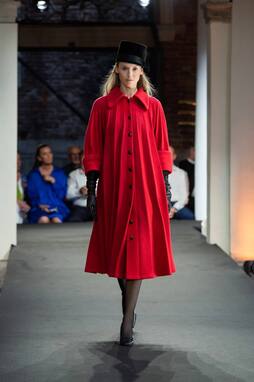 Футурист, миллиардер, революционер: Пьер Карден — дизайнер, определивший будущее (фото 57)