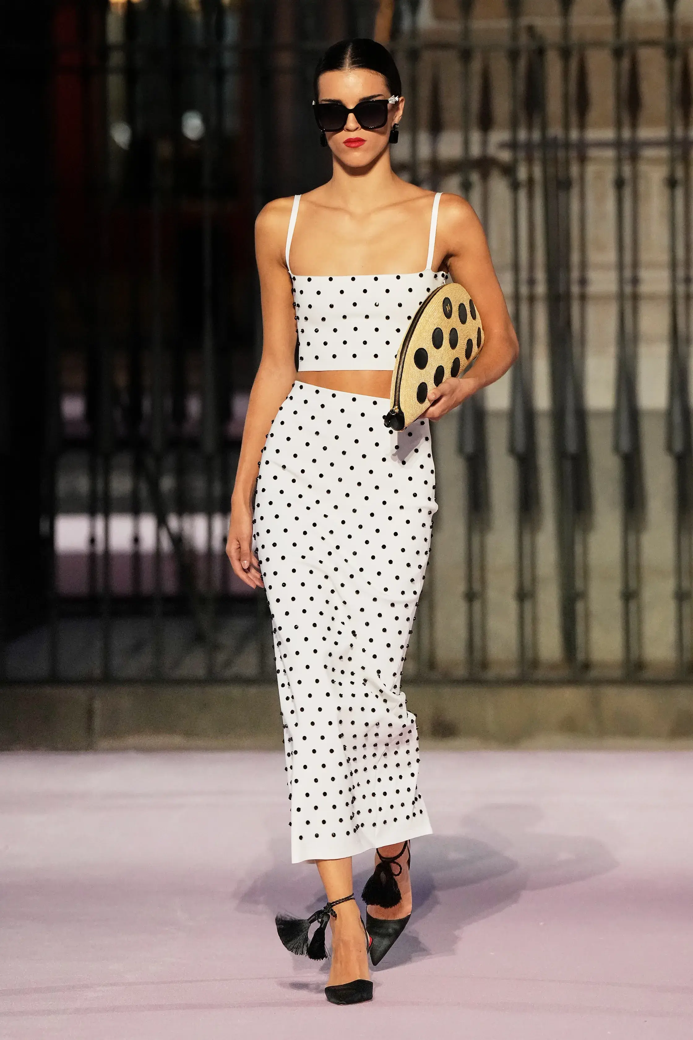 Горох, питон и полоска. Главные принты весна-лето 2026 (фото 20)