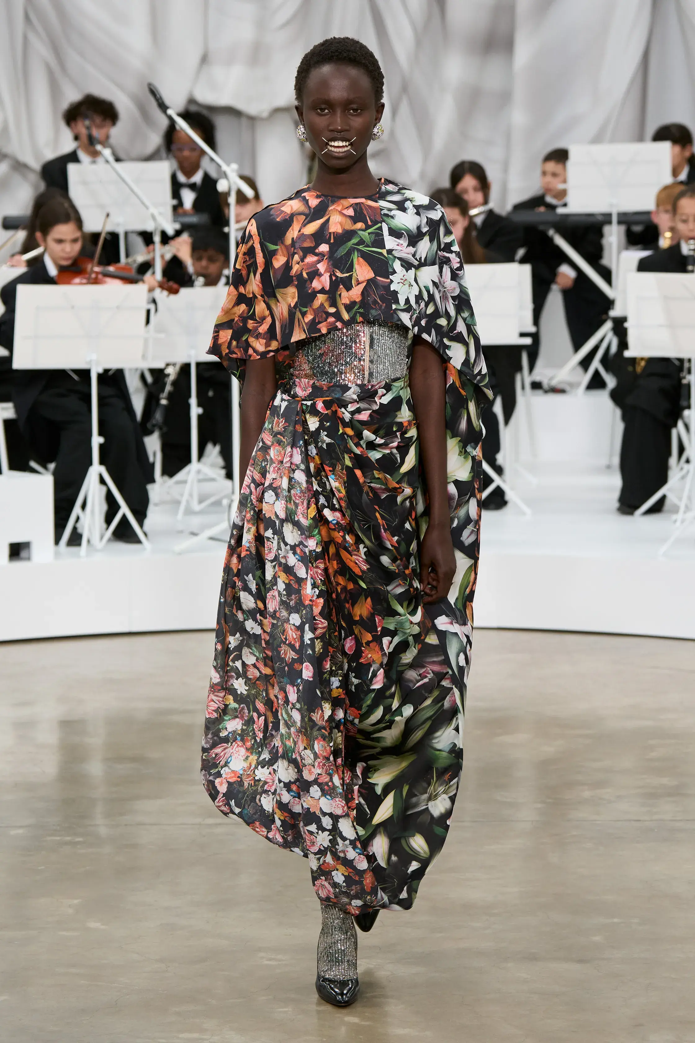 Горох, питон и полоска. Главные принты весна-лето 2026 (фото 13)