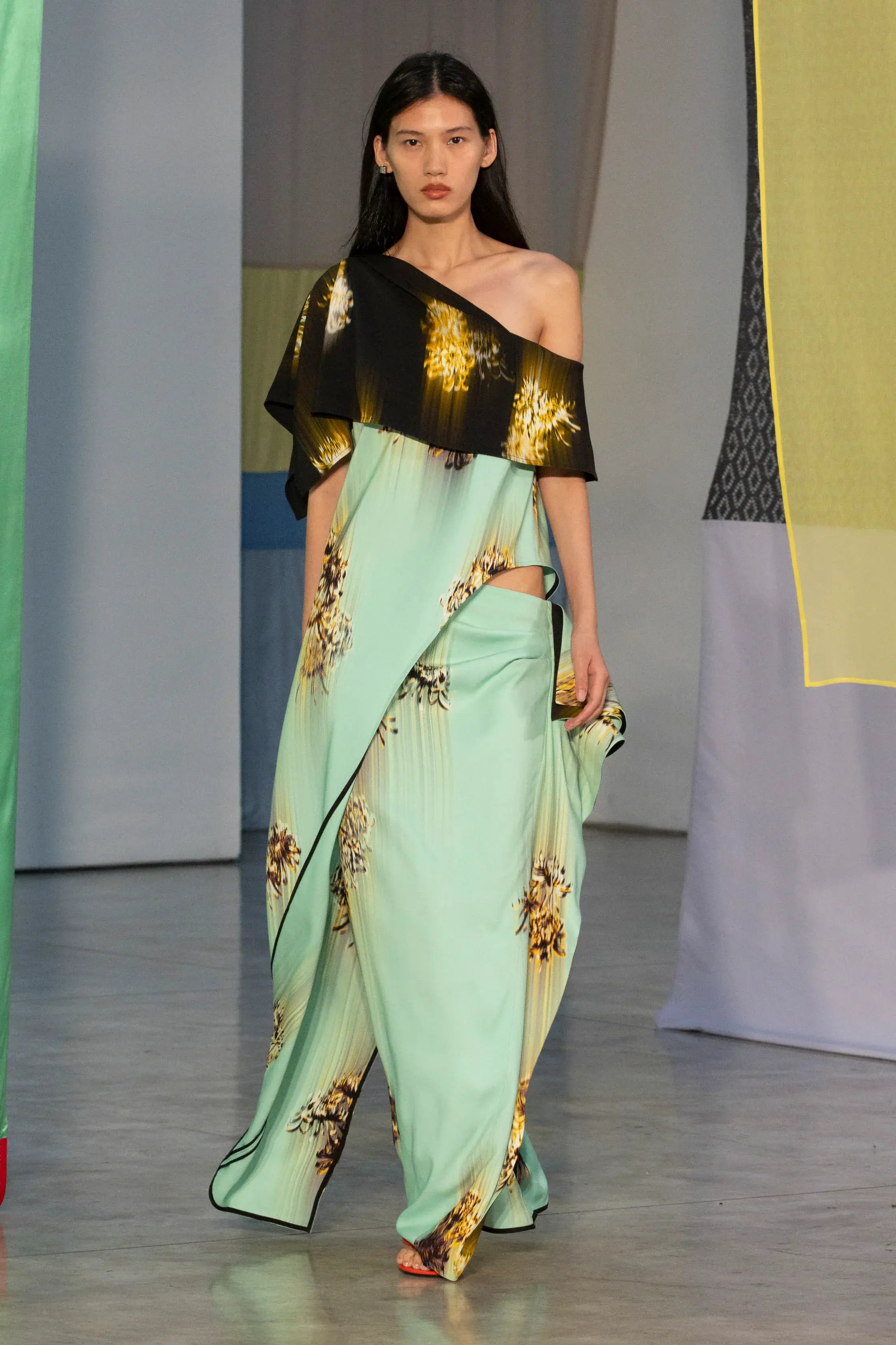 Горох, питон и полоска. Главные принты весна-лето 2026 (фото 16)