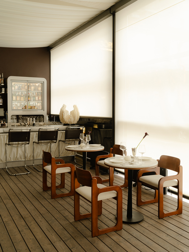 Ракушки вместо номерков и мороженое из водорослей: как устроен новый ресторан mür (фото 5)