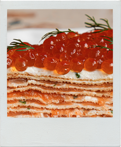 С крабом, икрой и сметанным кремом: рецепты блинов на Масленицу от шеф-поваров (фото 9)