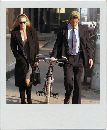 Как одеться в стиле Кэролин Бессетт-Кеннеди? Вот 22 вещи от локальных (и не только) брендов (фото 19)