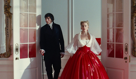 Как повторить прически Марго Робби из «Грозового перевала»? Туториал от стилистов (фото 6)