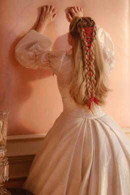 Как повторить прически Марго Робби из «Грозового перевала»? Туториал от стилистов (фото 29)