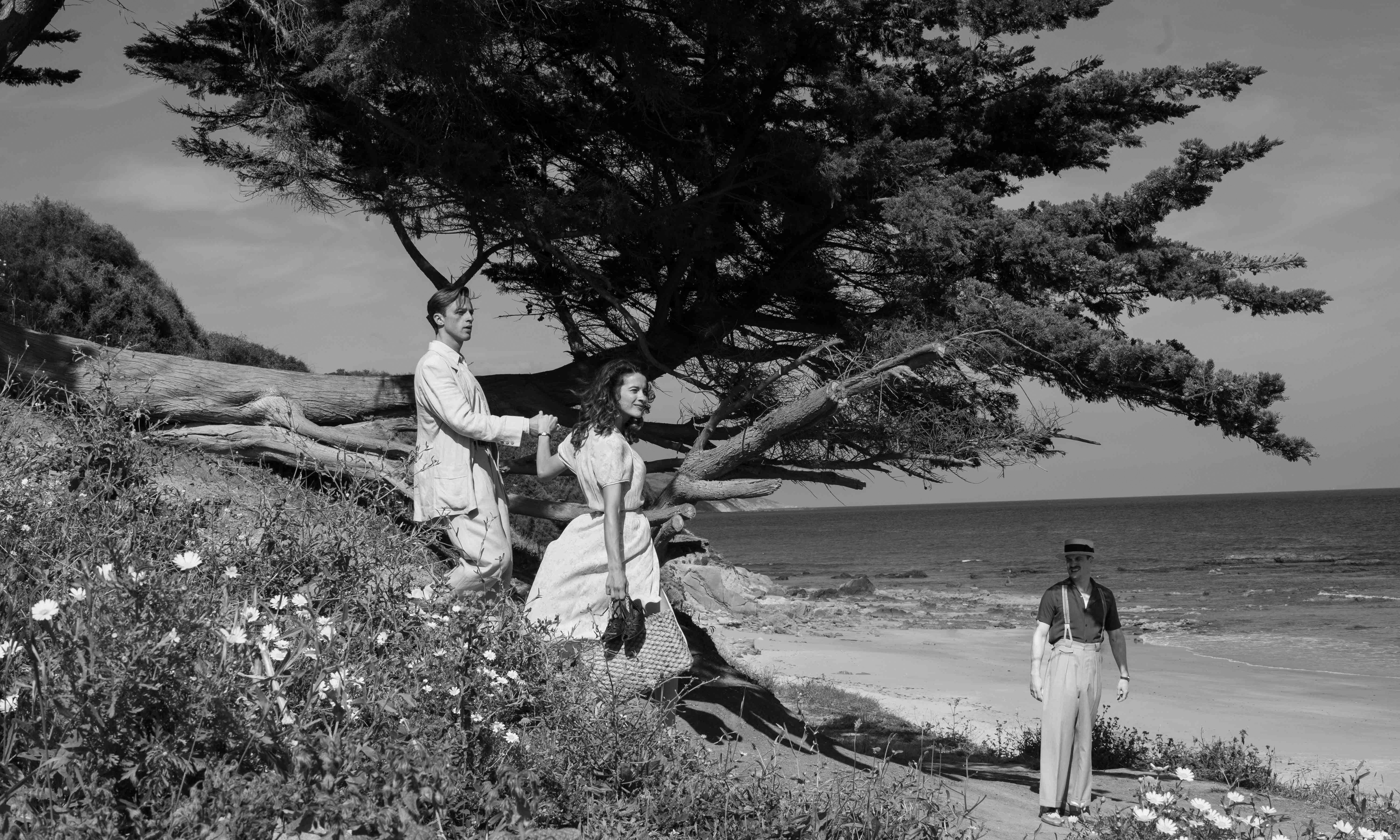 «Открыться ласковому равнодушию мира»: о чем «Посторонний» Франсуа Озона говорит со зрителем (фото 13)