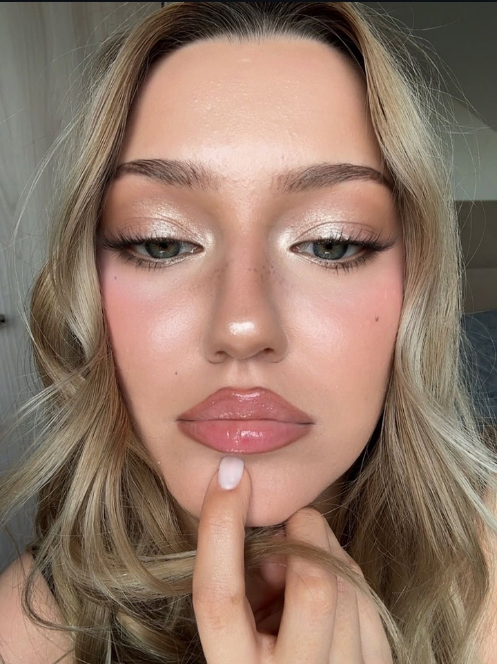 Halo Lips: тренд на контур губ с мягкой тенью — носим как Дуа Липа и Зои Кравиц (фото 23)