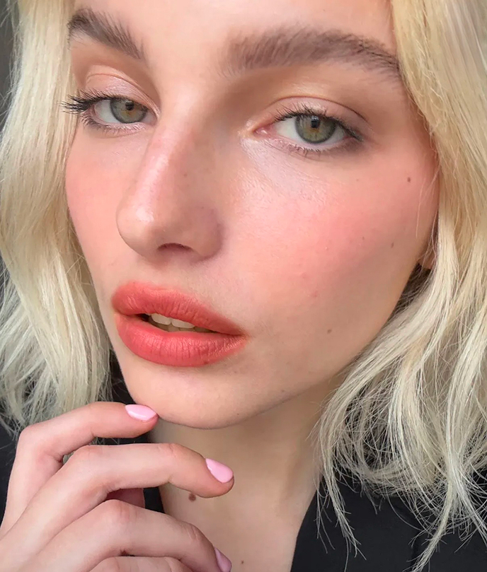 Halo Lips: тренд на контур губ с мягкой тенью — носим как Дуа Липа и Зои Кравиц (фото 8)