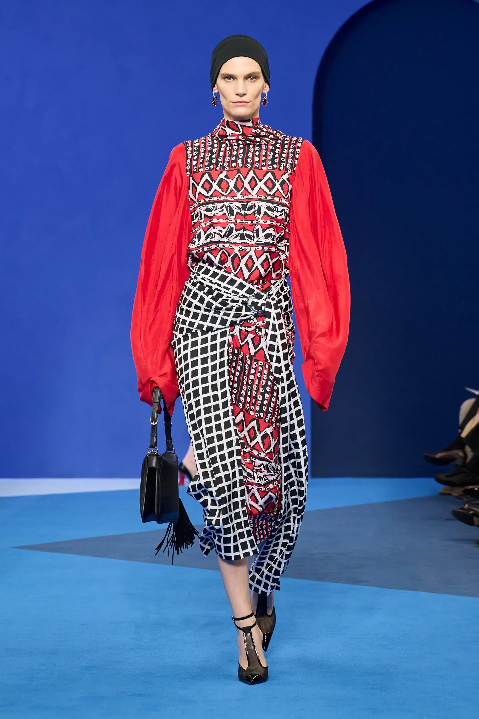 Стайл-прием сезона: платок вместо всего, как на показе Céline (фото 25)