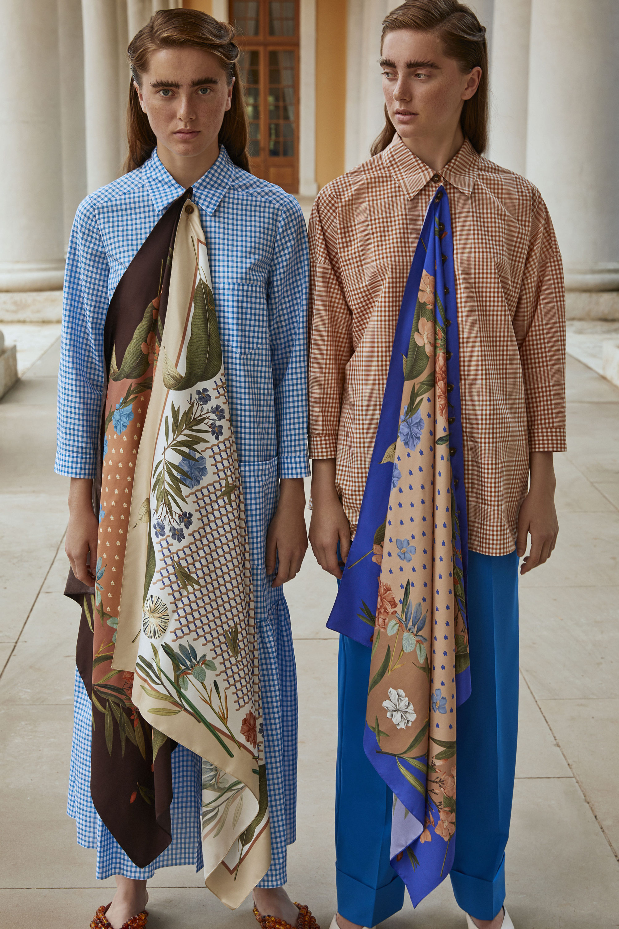 Стайл-прием сезона: платок вместо всего, как на показе Céline (фото 6)