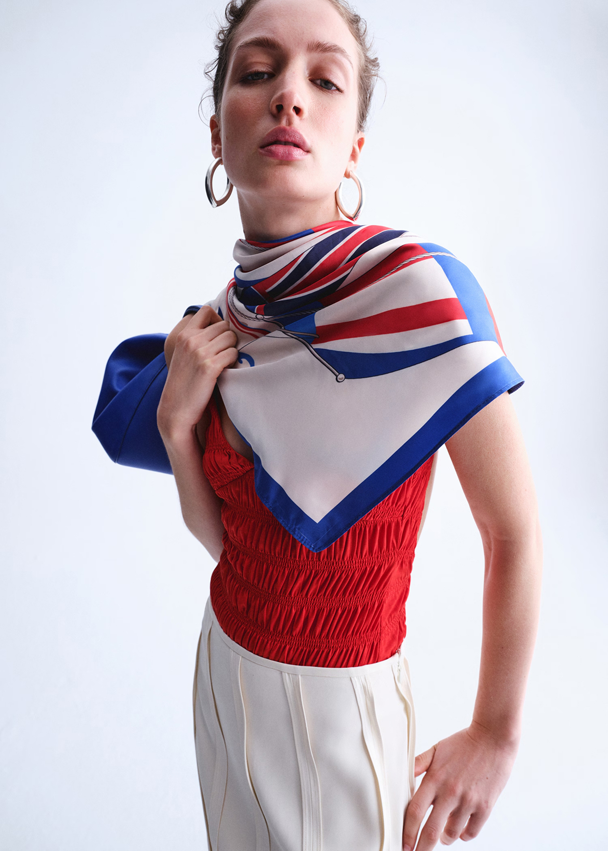 Стайл-прием сезона: платок вместо всего, как на показе Céline (фото 35)