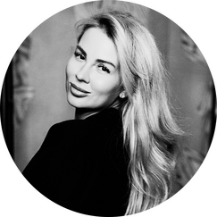 Для работающих мам и заядлых модников: что редакция BURO. носит в сумке Guess Camden (фото 11)