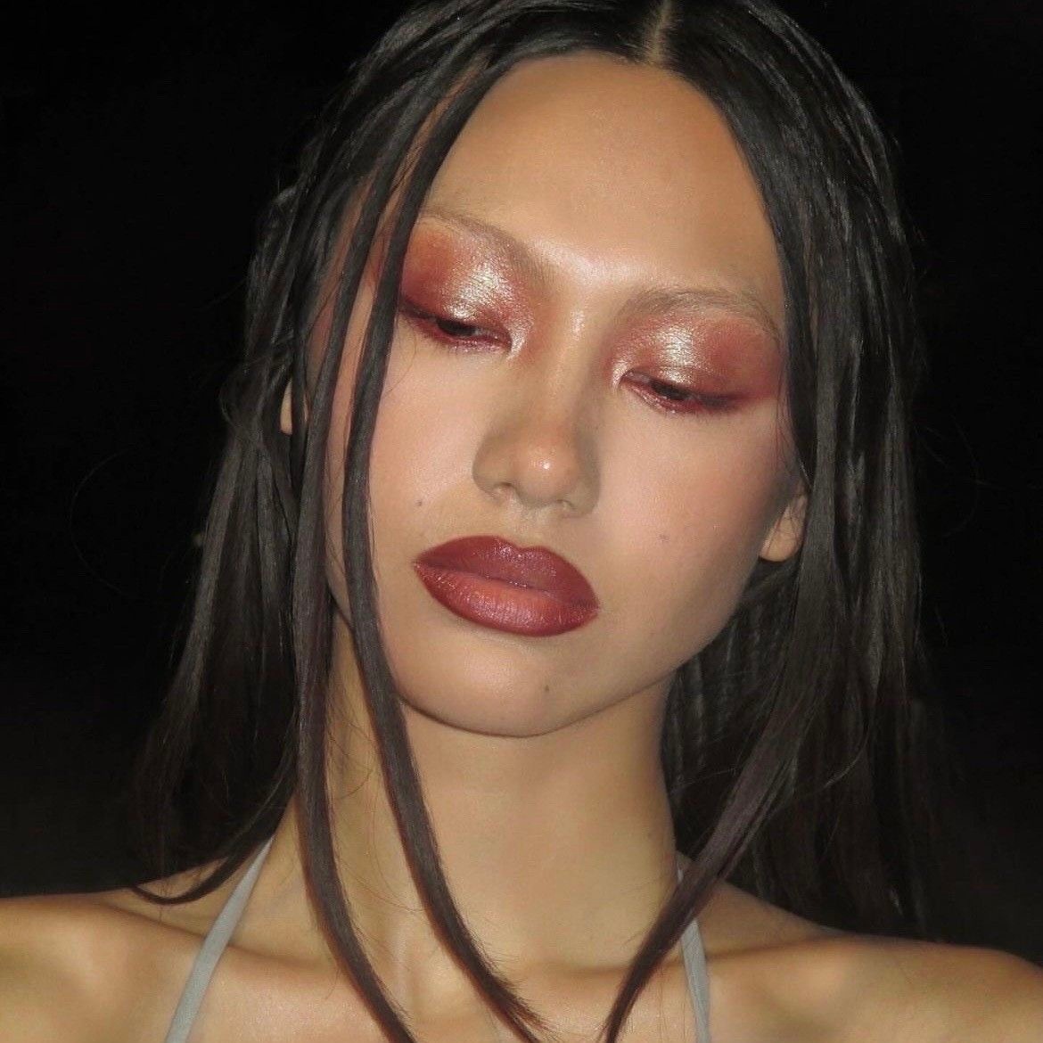 Coloured smokey: тренд на цветные смоки — носим как Белла Хадид на показе Saint Laurent (фото 14)