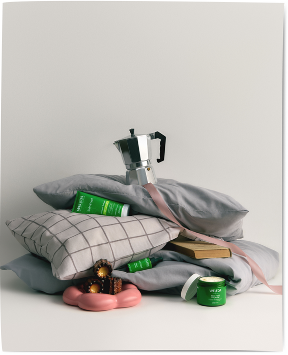 Что положить в косметичку: 8 уходовых средств на все случаи жизни (фото 23)