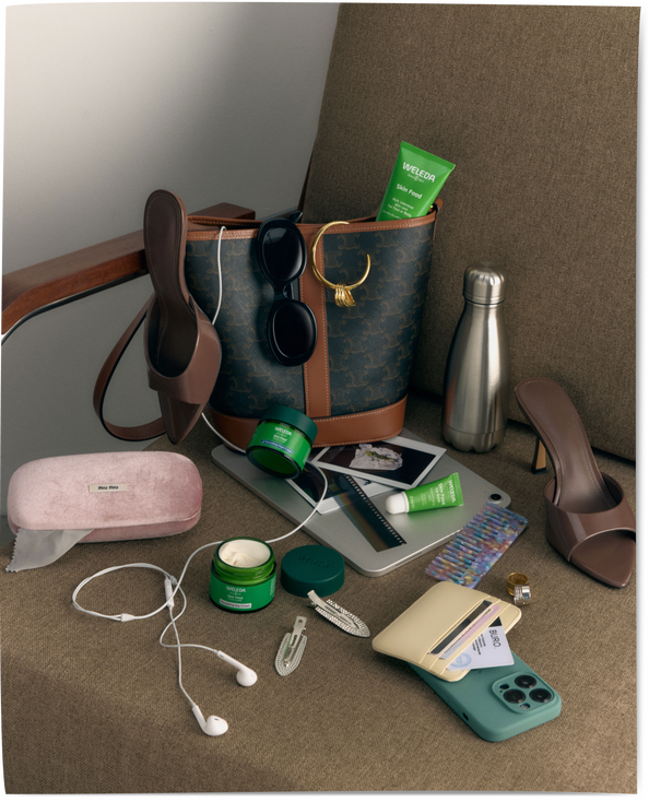 Что положить в косметичку: 8 уходовых средств на все случаи жизни (фото 19)