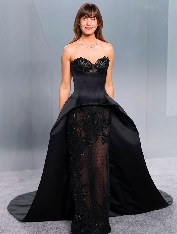 Герои бэкстейджа. Звездные стилисты, которые одевают Марго Робби, Селену Гомес — и не только (фото 10)