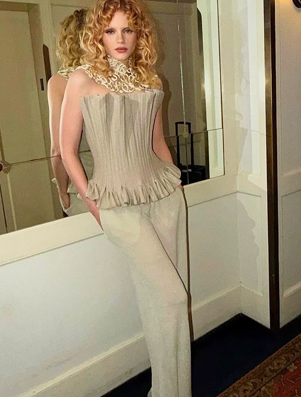 Герои бэкстейджа. Звездные стилисты, которые одевают Марго Робби, Селену Гомес — и не только (фото 24)