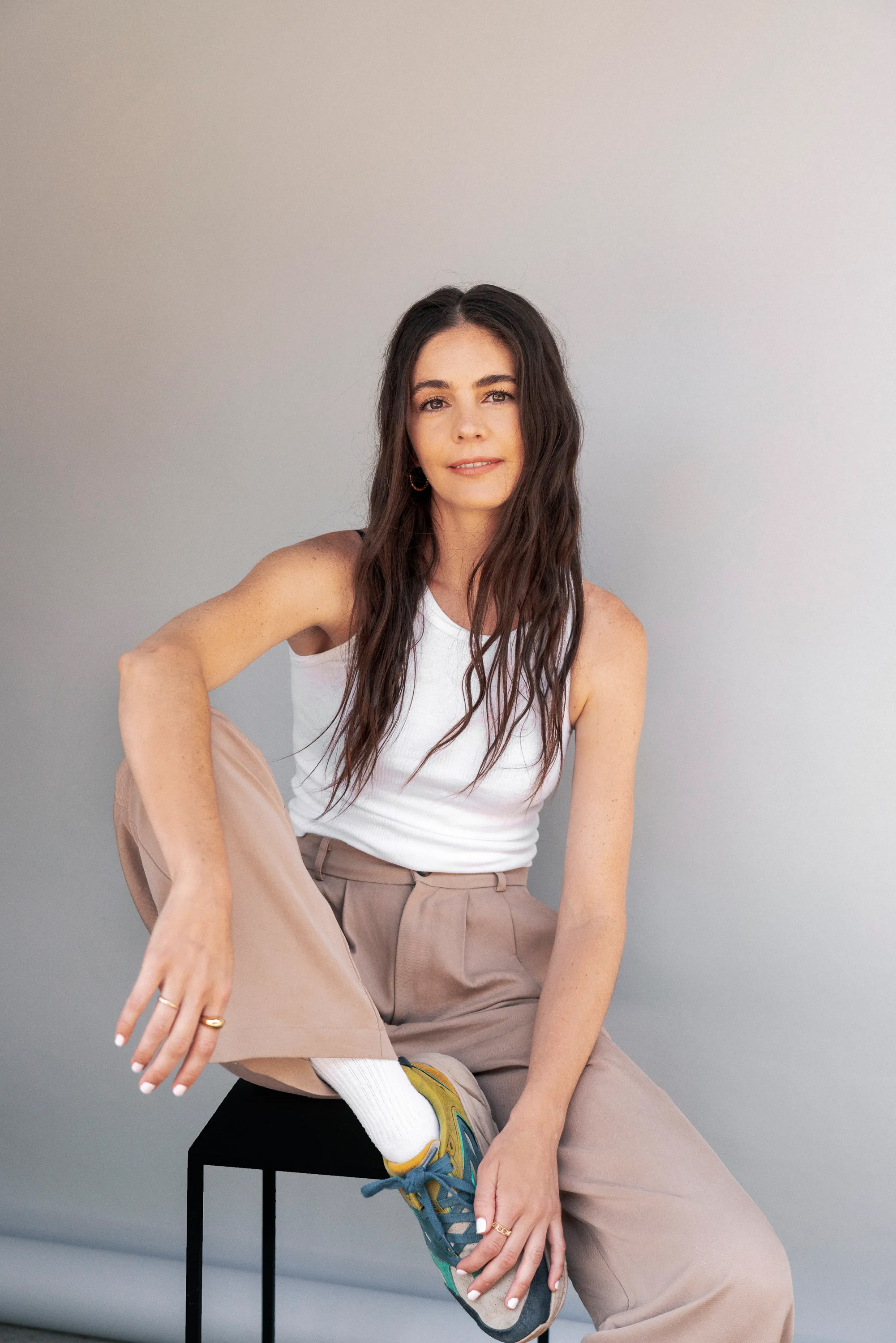 Герои бэкстейджа. Звездные стилисты, которые одевают Марго Робби, Селену Гомес — и не только (фото 33)