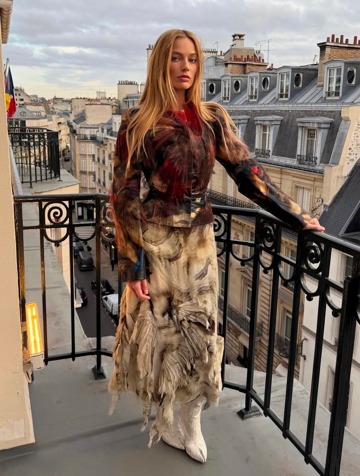 Герои бэкстейджа. Звездные стилисты, которые одевают Марго Робби, Селену Гомес — и не только (фото 6)