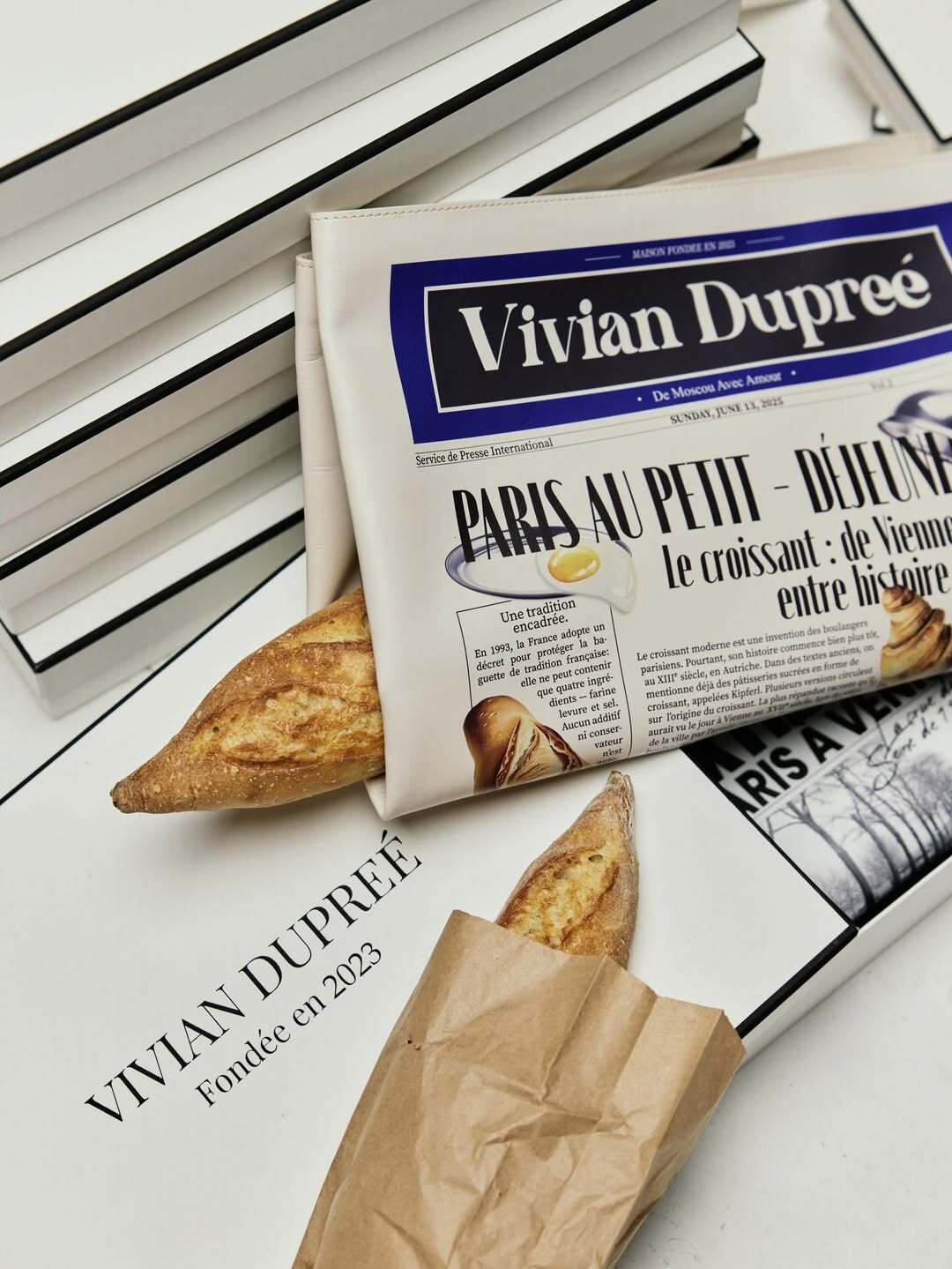 Новое имя. Vivian Dupreé — клатчи, шоперы и картхолдеры, которые можно «прочитать» (фото 2)