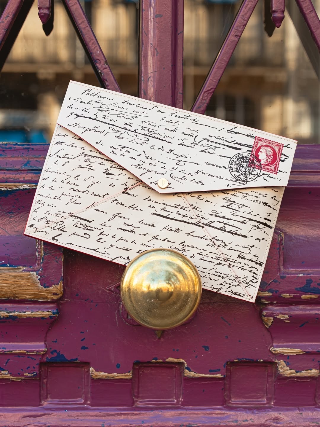 Новое имя. Vivian Dupreé — клатчи, шоперы и картхолдеры, которые можно «прочитать» (фото 5)