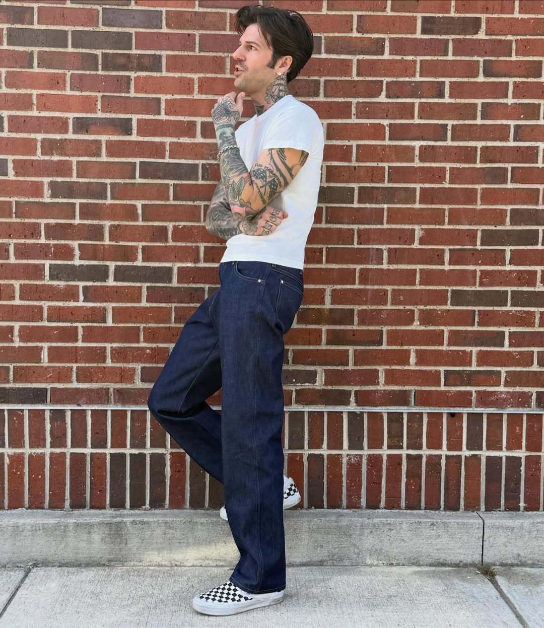 Тренд, который нельзя игнорировать весной 2026-го: слипоны и скейтер-шузы из 2016-го (фото 14)