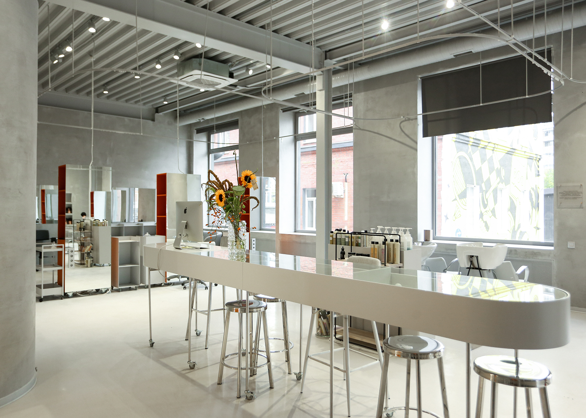 Маршрутный лист: технологичная парикмахерская Konstruct на Дизайн-заводе (фото 18)