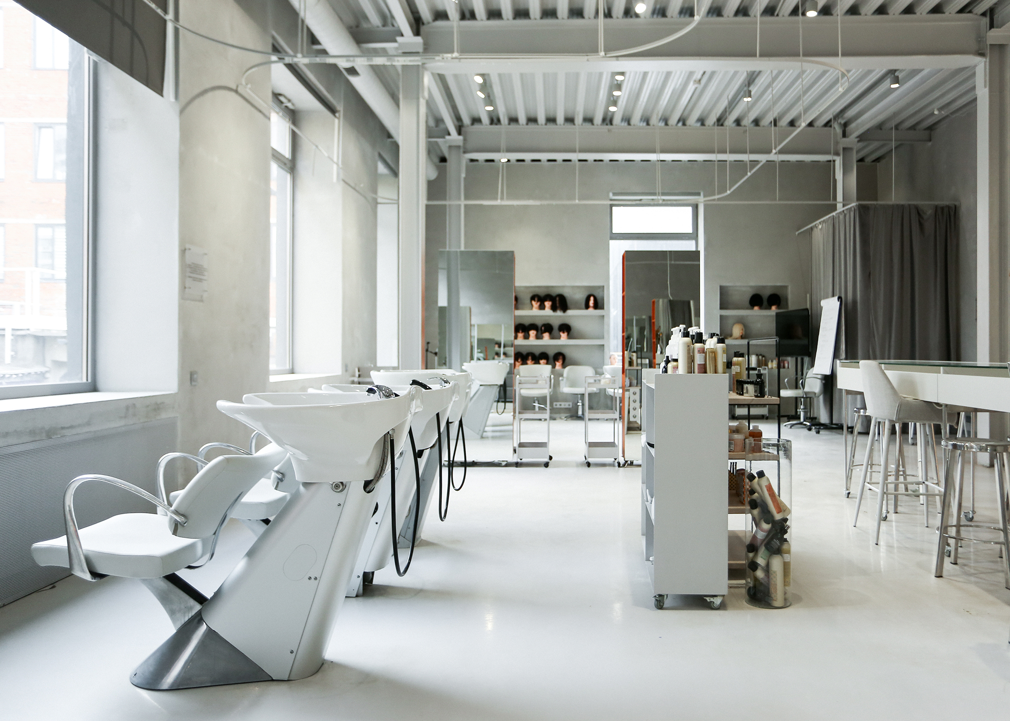 Маршрутный лист: технологичная парикмахерская Konstruct на Дизайн-заводе (фото 17)