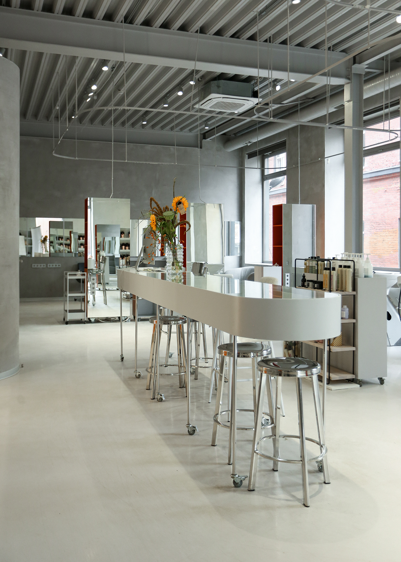 Маршрутный лист: технологичная парикмахерская Konstruct на Дизайн-заводе (фото 7)