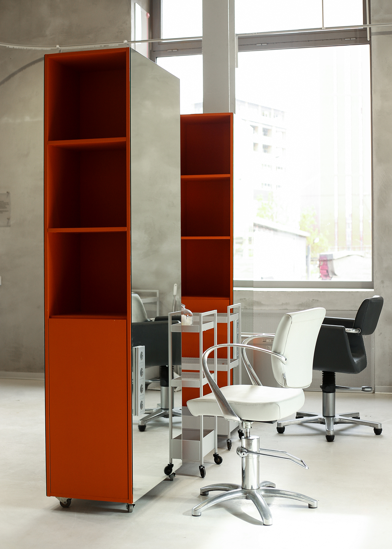 Маршрутный лист: технологичная парикмахерская Konstruct на Дизайн-заводе (фото 8)