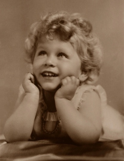 «Как бы ни темна была смерть, свет и жизнь сильнее»: 20 цитат Елизаветы II о любви и будущем (фото 1)